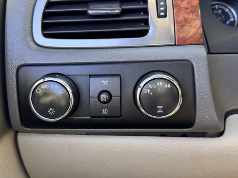 Used 2007 Chevrolet Suburban LT w/ LT Preferred Equipment Group image 30