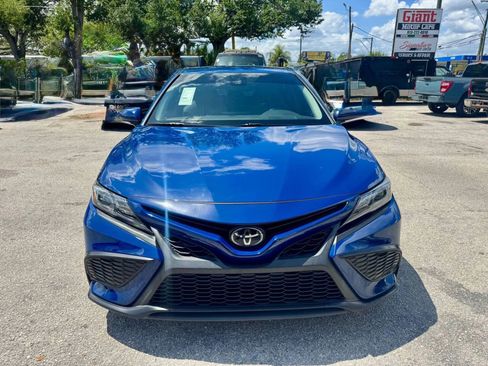 Used 2023 Toyota Camry SE w/ Convenience Package FWD image 9