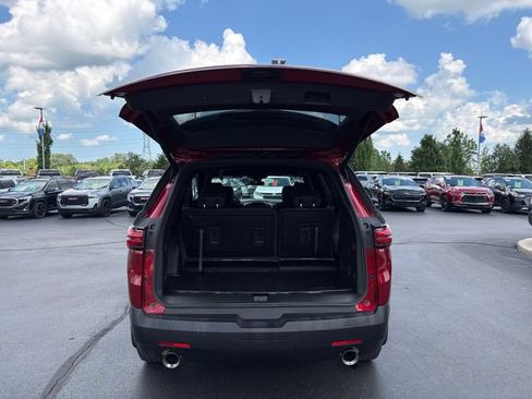 Used 2023 Chevrolet Traverse LT w/ LPO, Floor Liner Package FWD image 26