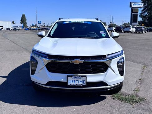 New 2025 Chevrolet Trax LT w/ Driver Confidence Package image 2