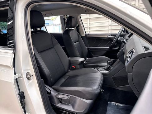 Used 2023 Volkswagen Tiguan SE FWD image 31