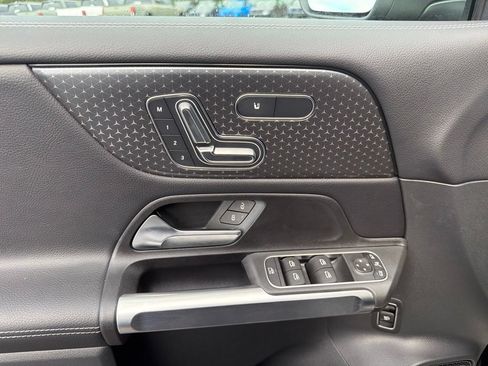 Used 2026 Mercedes-Benz GLB 250 4MATIC image 27