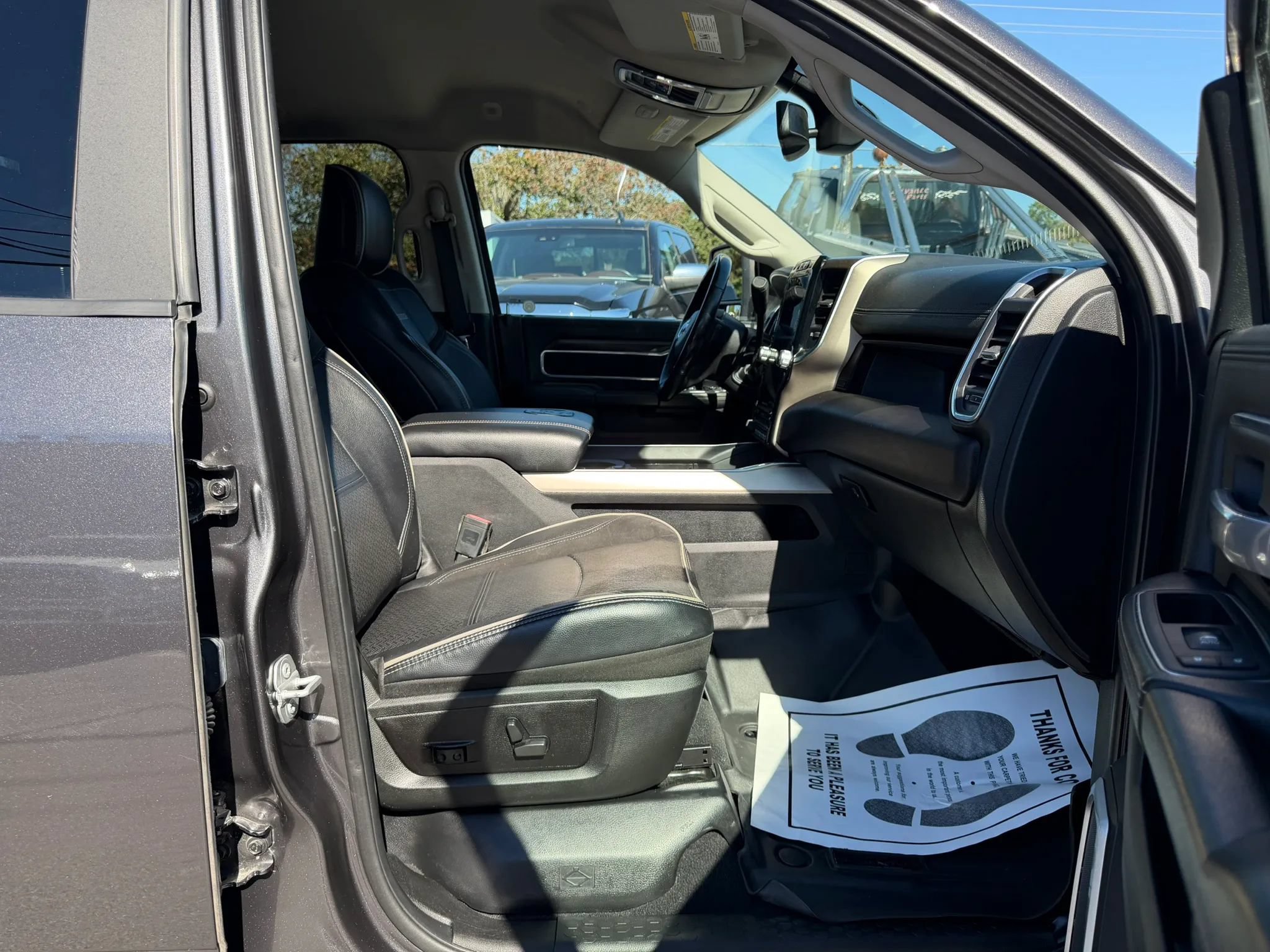 Used 2023 RAM 2500 Laramie AWD/4WD image 25