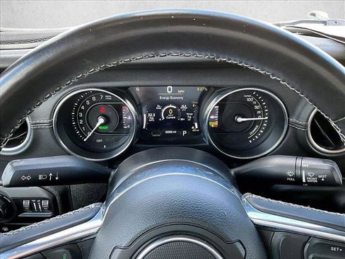 Used 2022 Jeep Wrangler Unlimited Sahara w/ Safety Group image 19