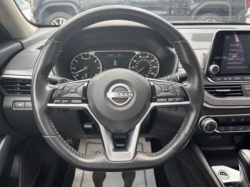 Used 2024 Nissan Altima 2.5 SR FWD image 24