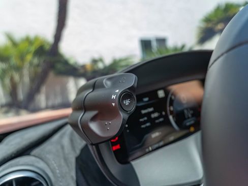 Used 2025 McLaren 750S RWD image 17