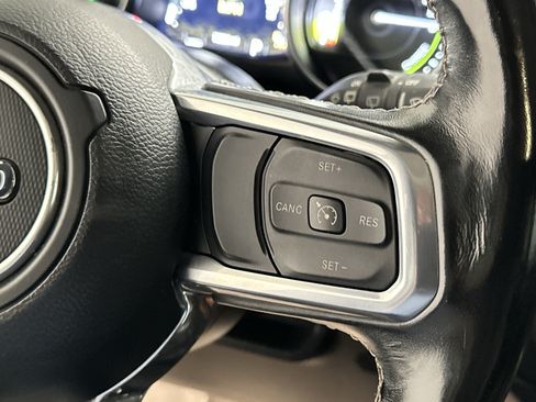 Used 2021 Jeep Wrangler Unlimited Sahara w/ Cold Weather Group AWD/4WD image 26