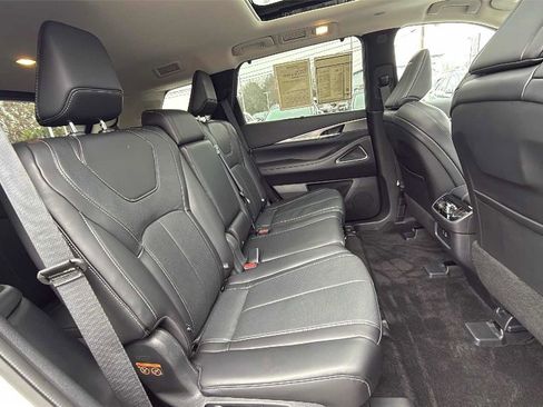 Certified 2025 INFINITI QX60 Luxe w/ Cargo Package image 25