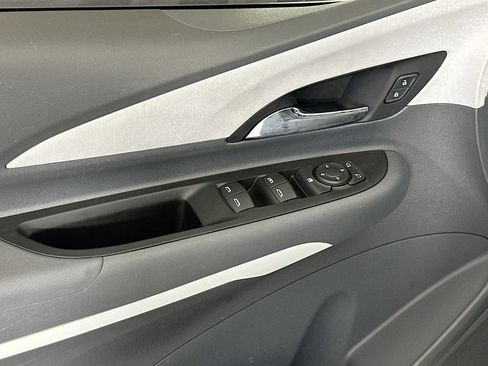 Used 2020 Chevrolet Bolt LT FWD image 15