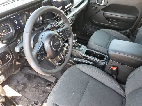 Used 2026 Jeep Wrangler Sport AWD/4WD image 15