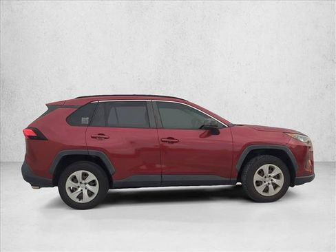Used 2021 Toyota RAV4 LE FWD image 5