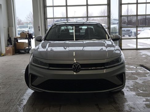 New 2026 Volkswagen Jetta SE image 3