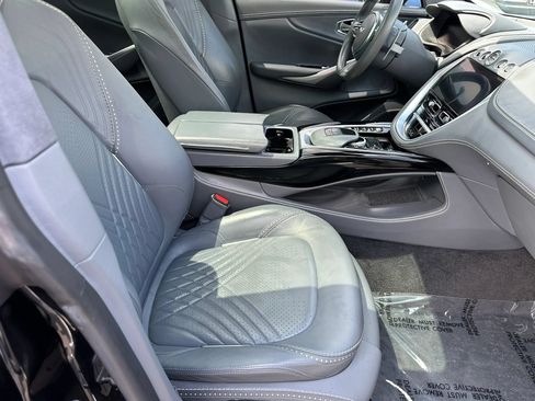 Used 2021 Aston Martin DBX AWD/4WD image 18