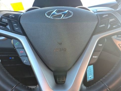 Used 2016 Hyundai Veloster w/ Option Group 02 image 27