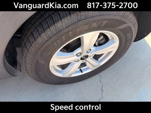 Certified 2023 Kia Sorento LX FWD image 9