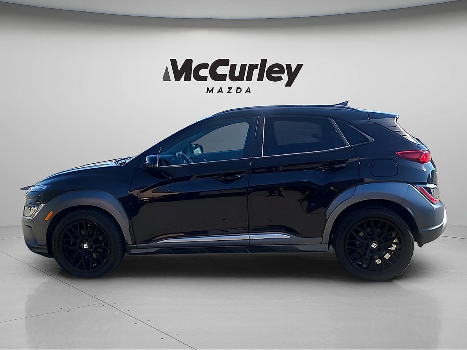 Used 2022 Hyundai Kona Limited w/ Cargo Package AWD/4WD image 4