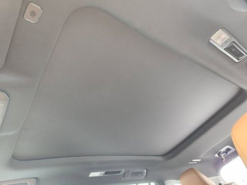Certified 2024 Toyota Highlander Platinum AWD/4WD image 21