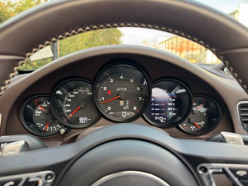 Used 2019 Porsche 911 image 48