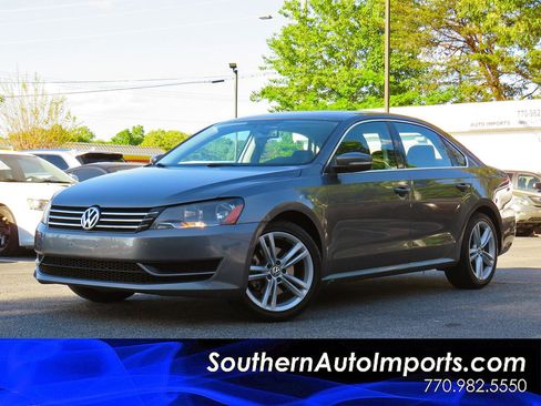 Used 2014 Volkswagen Passat 1.8T SE image 1