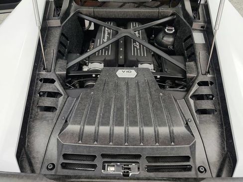 Used 2018 Lamborghini Huracan LP 580-2 RWD image 25