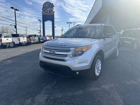 Used 2013 Ford Explorer XLT image 1