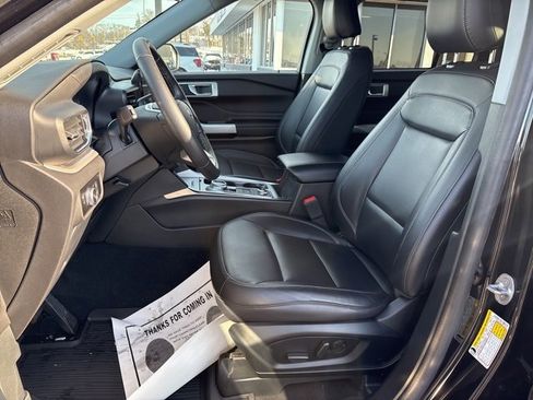 Used 2022 Ford Explorer XLT w/ Equipment Group 202A image 15