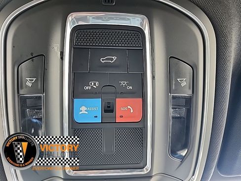 Certified 2024 Jeep Grand Cherokee Altitude image 33