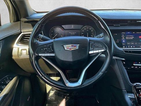 Used 2022 Cadillac XT6 Luxury image 7