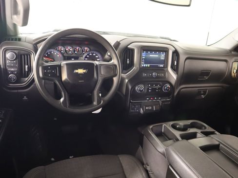 Used 2023 Chevrolet Silverado 2500 Custom w/ Custom Value Package image 2