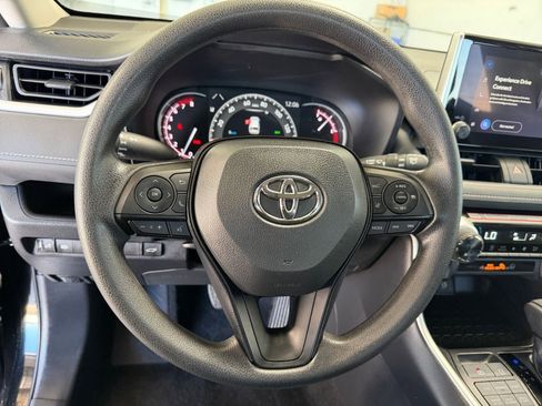Used 2025 Toyota RAV4 XLE image 28