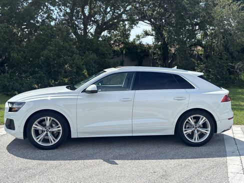 Used 2021 Audi Q8 Premium Plus w/ Premium Plus Package AWD/4WD image 2