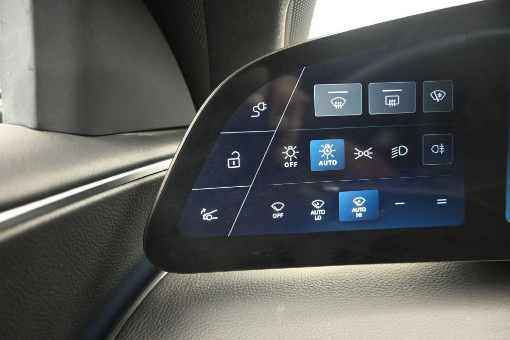 Used 2024 Lucid Air Touring AWD/4WD image 16