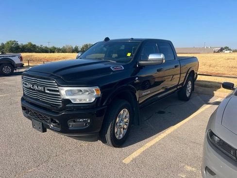 Used 2022 RAM 2500 Laramie AWD/4WD image 3