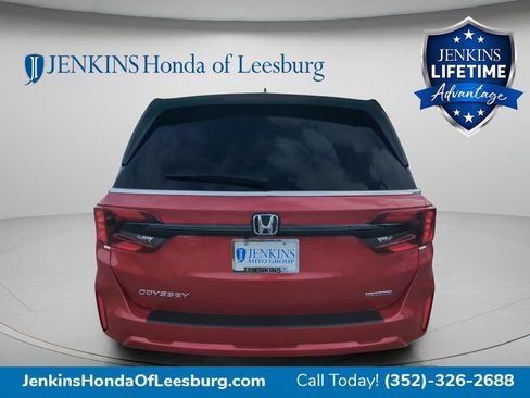 New 2026 Honda Odyssey Touring image 4