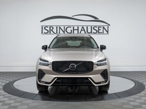 New 2026 Volvo XC60 B5 Plus w/ Climate Package image 2