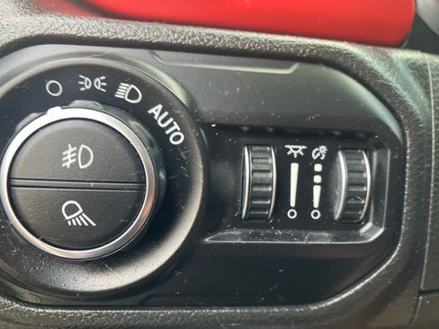 Used 2022 Jeep Gladiator Rubicon w/ LED Lighting Group AWD/4WD image 15