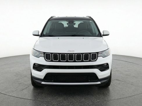 Used 2025 Jeep Compass Limited AWD/4WD image 2