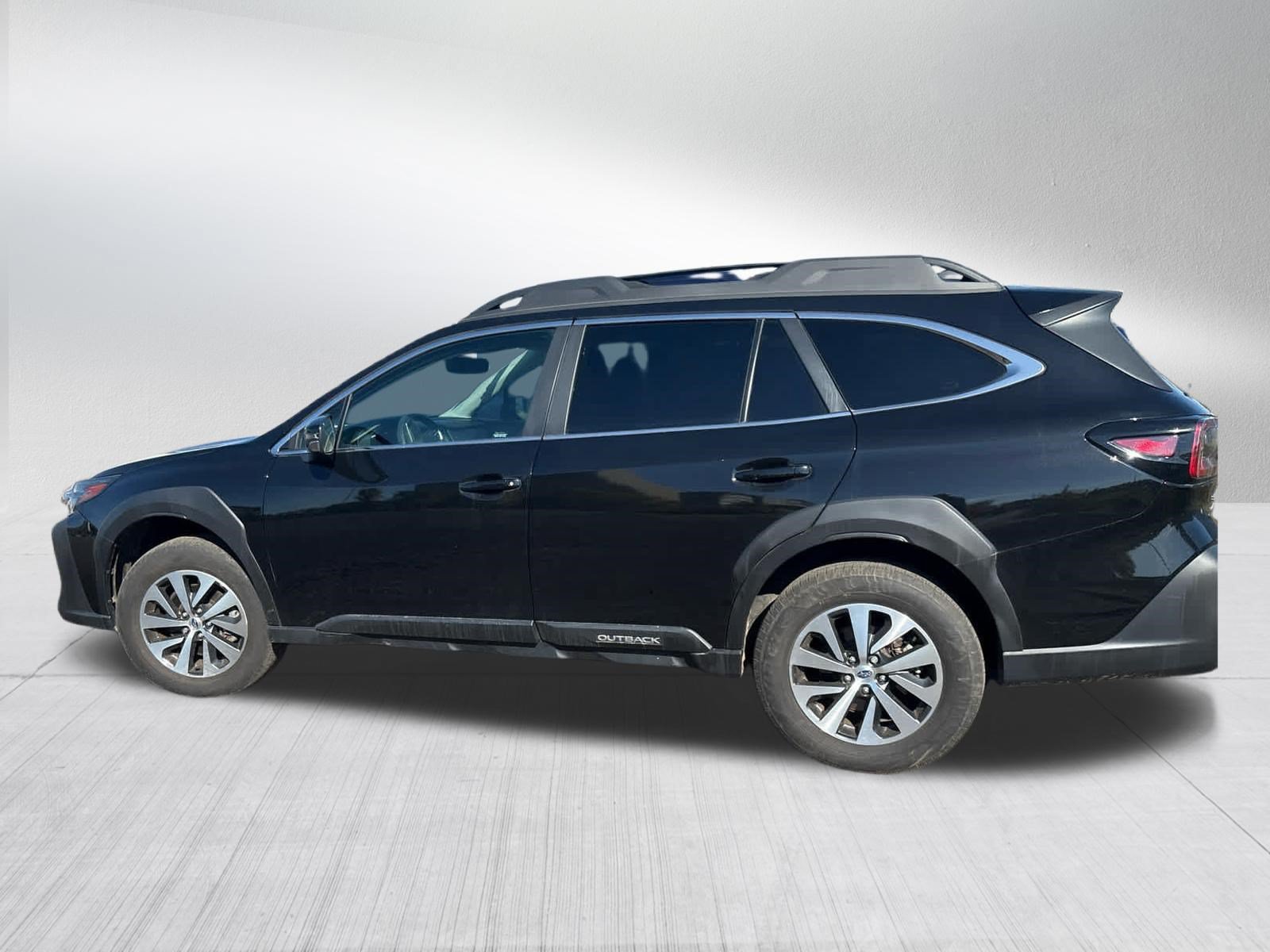 Used 2024 Subaru Outback Premium AWD/4WD image 14