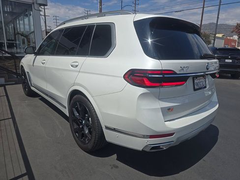 Used 2025 BMW X7 xDrive40i w/ Premium Package AWD/4WD image 4