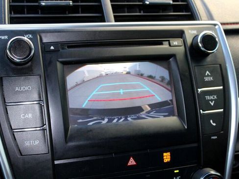 Used 2016 Toyota Camry SE image 27