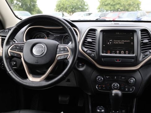 Used 2017 Jeep Cherokee Limited AWD/4WD image 23