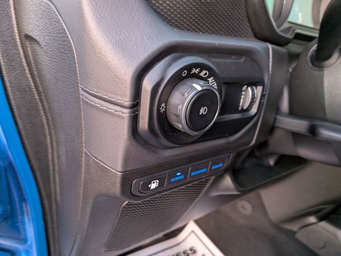 Used 2024 Jeep Wrangler Unlimited Rubicon 4xe image 11