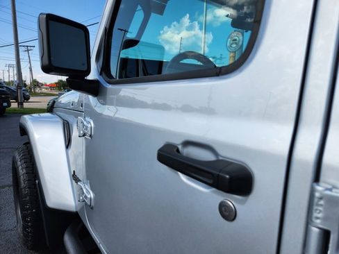 Used 2022 Jeep Gladiator Sport image 40