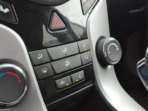 Used 2014 Chevrolet Cruze LS FWD image 13