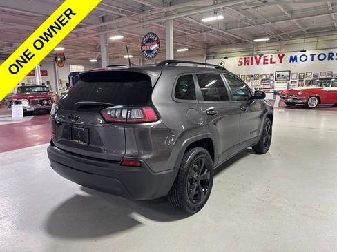 Used 2019 Jeep Cherokee Latitude Plus AWD/4WD image 5