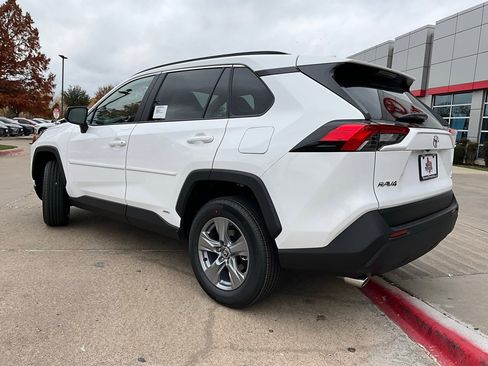 New 2025 Toyota RAV4 LE image 7