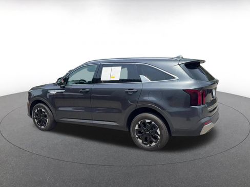 Used 2024 Kia Sorento S AWD/4WD image 11