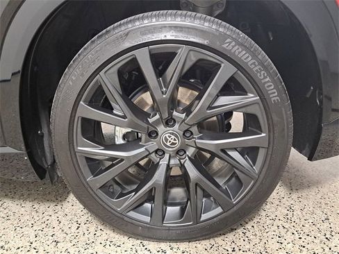 Used 2025 Toyota Crown Signia image 8