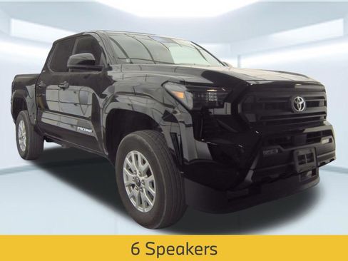 Used 2025 Toyota Tacoma SR5 AWD/4WD image 5