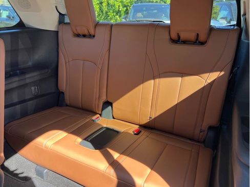 Used 2023 INFINITI QX60 Sensory w/ Vision Package AWD/4WD image 11